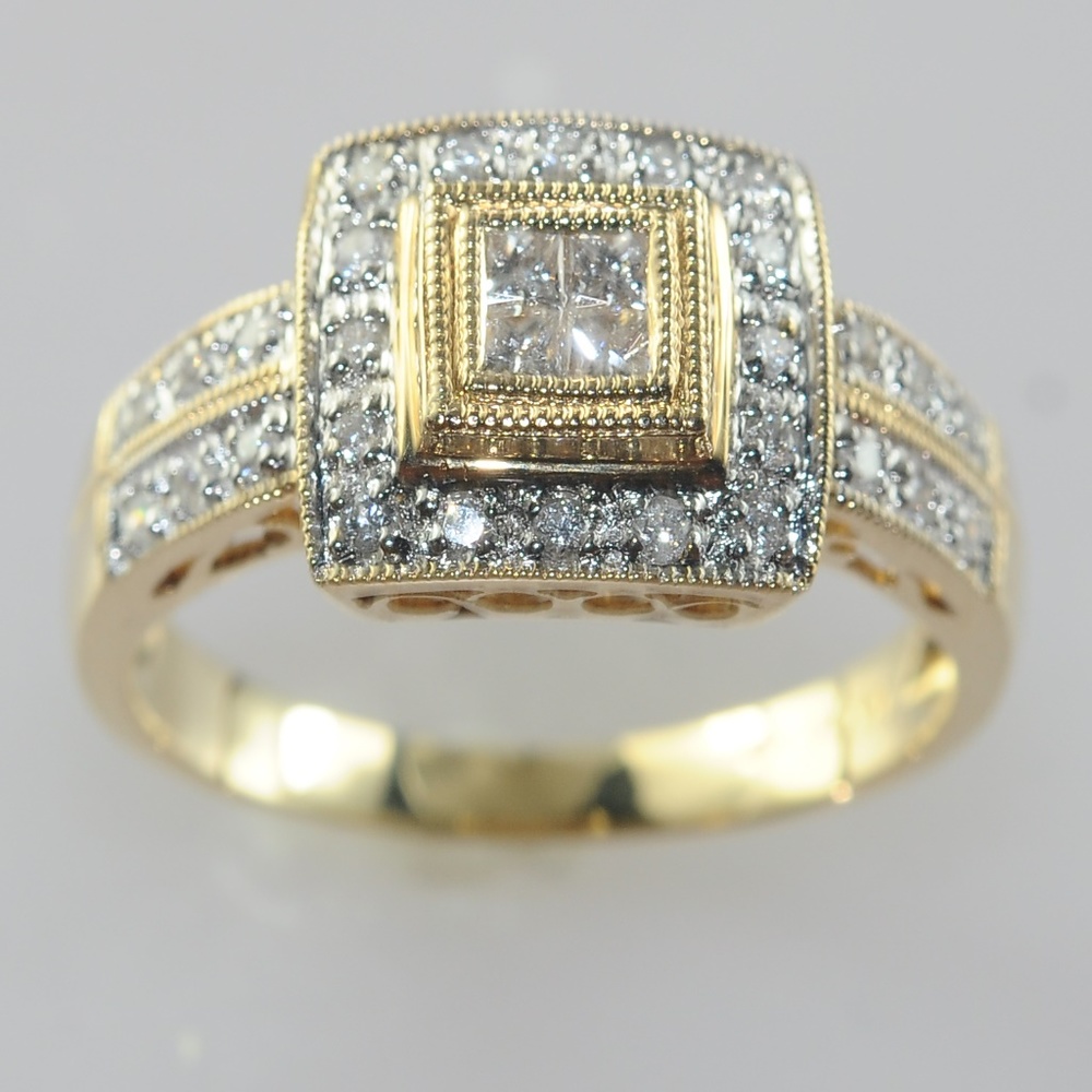 14K LADIES DIAMOND RING
